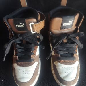 Puma Men's Brown and White Sneakers